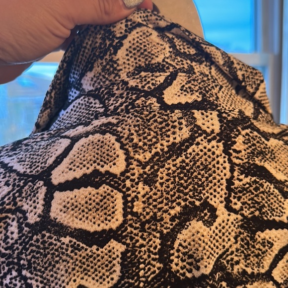 Snakeskin blouse large - Picture 5 of 6